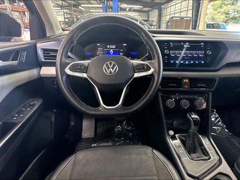 Used 2023 Volkswagen Taos SE w/ Panoramic Sunroof Package FWD image 11