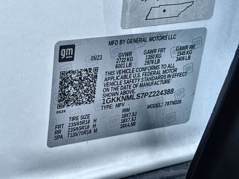 Used 2023 GMC Acadia SLT w/ Technology Package FWD image 29