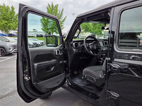 Used 2023 Jeep Wrangler Unlimited Sport AWD/4WD image 12