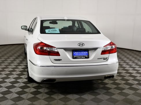 Used 2013 Hyundai Genesis 5.0 R-Spec RWD image 7