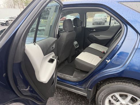 Used 2022 Chevrolet Equinox LS AWD/4WD image 16