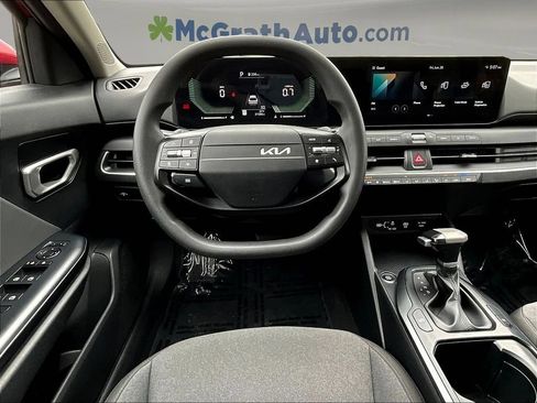 Used 2025 Kia K4 FWD image 11