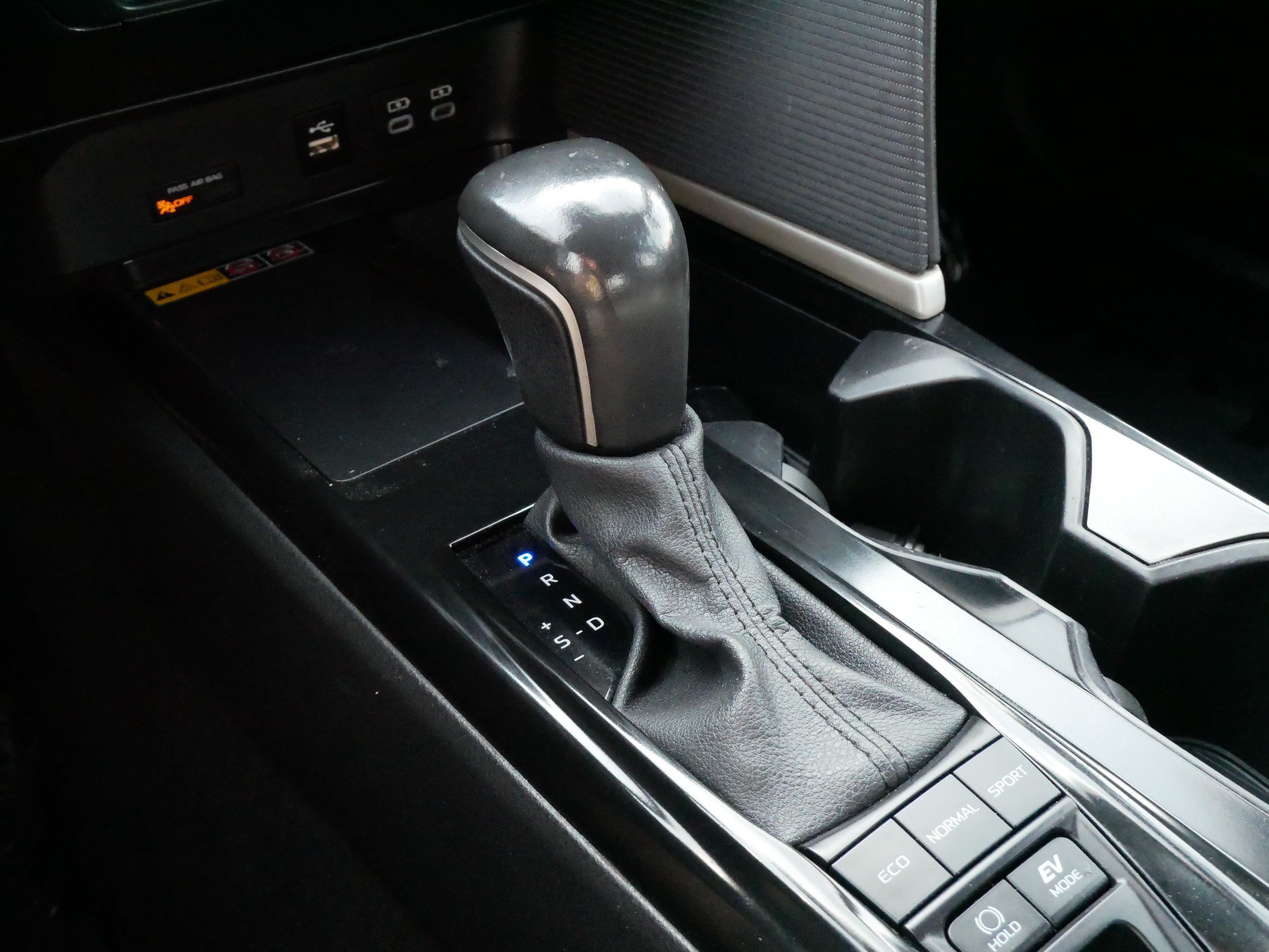 Certified 2025 Toyota Camry SE FWD image 24