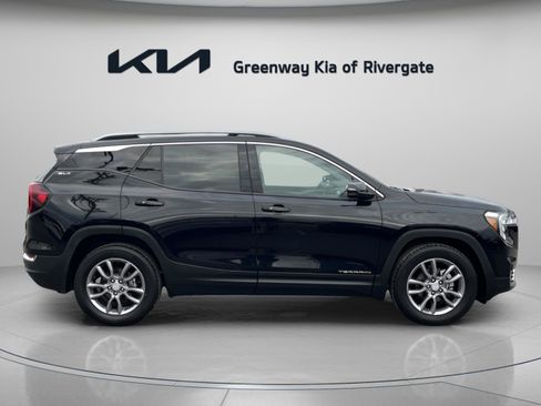 Used 2023 GMC Terrain SLT w/ Infotainment Package II image 8