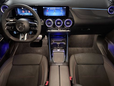 New 2025 Mercedes-Benz GLA 35 AMG 4MATIC image 12