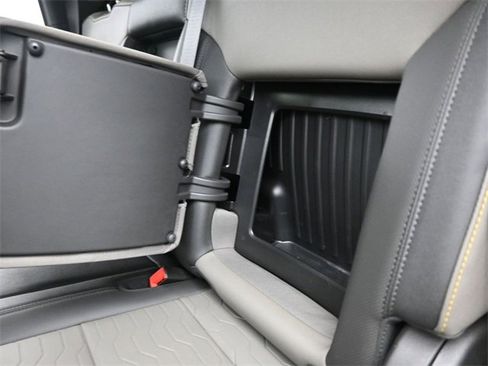 Used 2024 Chevrolet Silverado 2500 ZR2 w/ Technology Package image 18