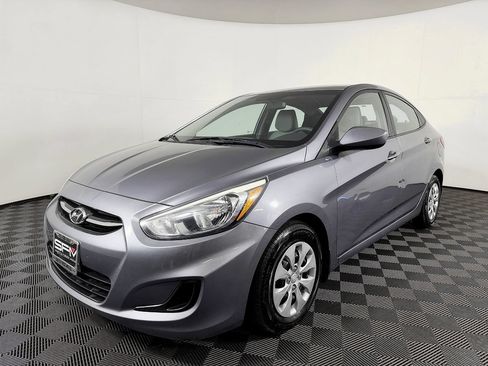 Used 2016 Hyundai Accent SE w/ Option Group 02 FWD image 2