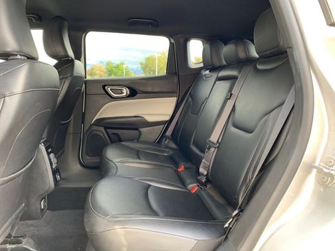 Used 2025 Jeep Compass Limited image 25