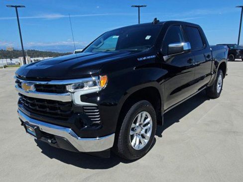 Used 2022 Chevrolet Silverado 1500 LT image 3
