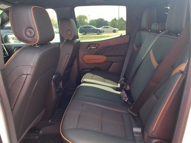 Used 2025 GMC Canyon AT4 w/ Nightfall Edition AWD/4WD image 25