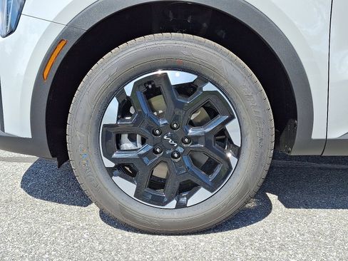 New 2026 Kia Sorento S image 5
