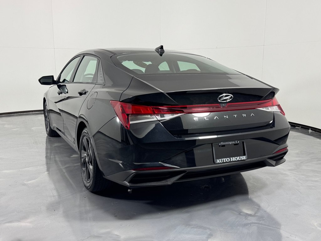 Used 2021 Hyundai Elantra SEL w/ Convenience Package FWD image 7