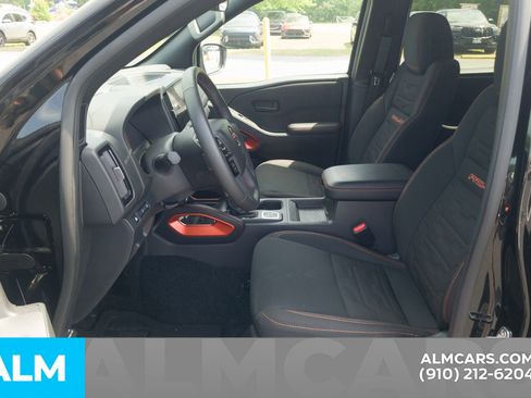 Used 2026 Nissan Frontier PRO-4X AWD/4WD image 16