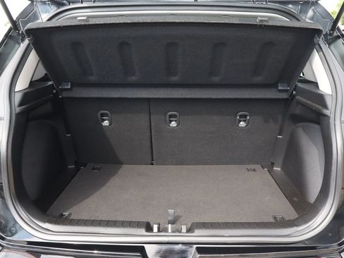 Used 2025 Hyundai Venue SEL FWD image 9