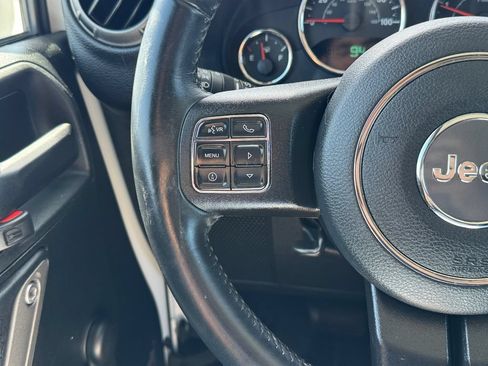 Used 2018 Jeep Wrangler Unlimited Sport w/ Connectivity Group AWD/4WD image 10