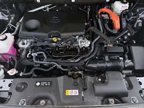 Used 2022 Toyota RAV4 XLE w/ Convenience Package image 30