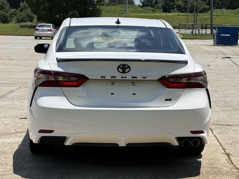 Used 2021 Toyota Camry SE w/ Convenience Package FWD image 5