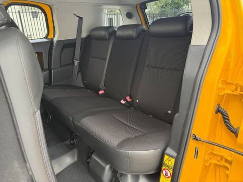 Used 2007 Toyota FJ Cruiser 2WD image 11