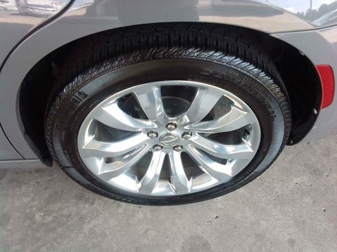 Used 2018 Chrysler 300 Touring L RWD image 25