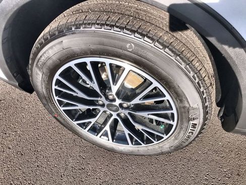 New 2026 Ford Escape SE w/ PHEV Premium Package image 10