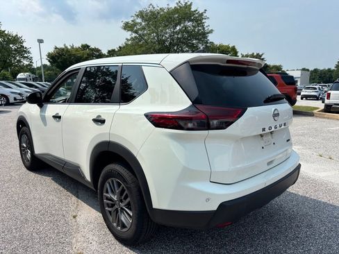 Used 2024 Nissan Rogue S AWD/4WD image 6