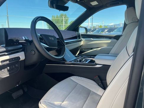 Used 2026 Cadillac Escalade Sport w/ LPO, ONYX Package AWD/4WD image 4