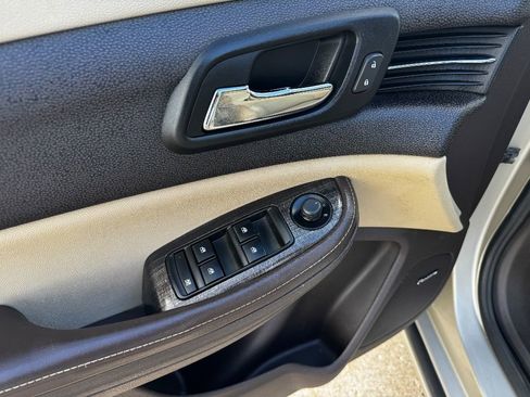 Used 2015 Chevrolet Malibu LT image 14