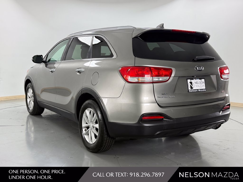 Used 2016 Kia Sorento FWD w/ LX Convenience Package image 8