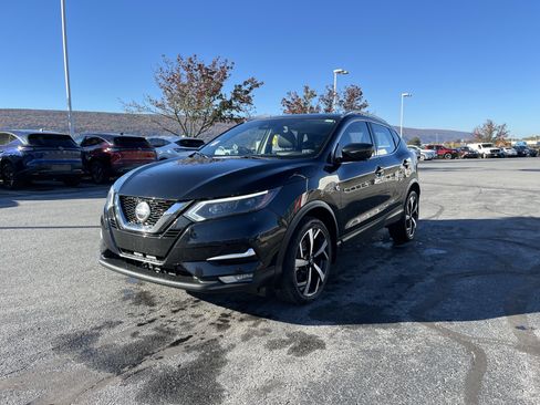 Used 2021 Nissan Rogue Sport SL w/ Premium Package image 8