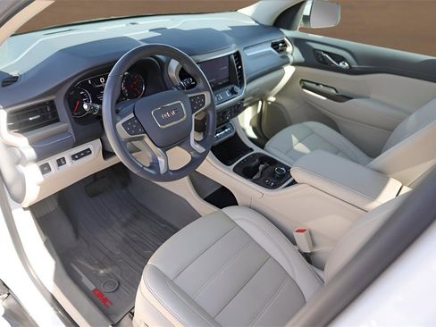 Used 2021 GMC Acadia Denali w/ Denali Technology Package image 10