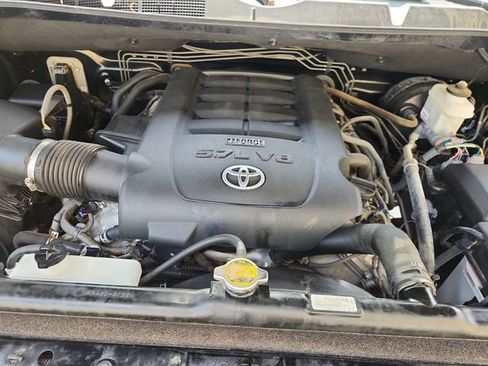 Used 2014 Toyota Tundra SR5 w/ SR5 Upgrade Package image 28