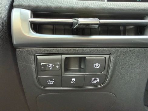 Certified 2025 Hyundai Tucson SEL AWD/4WD image 30