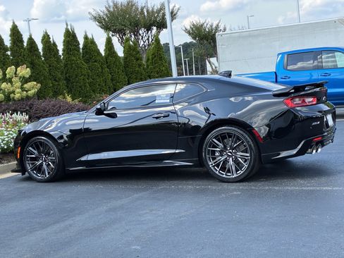 Used 2018 Chevrolet Camaro ZL1 RWD image 10