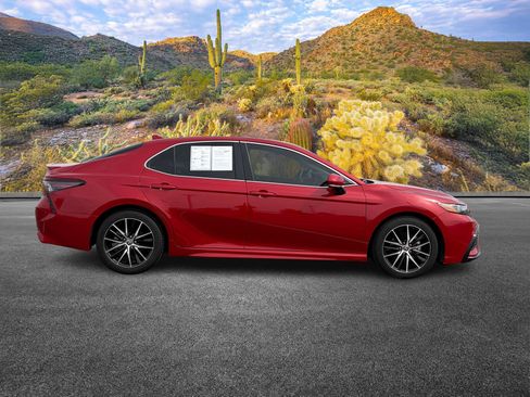 Used 2023 Toyota Camry SE w/ Convenience Package image 3