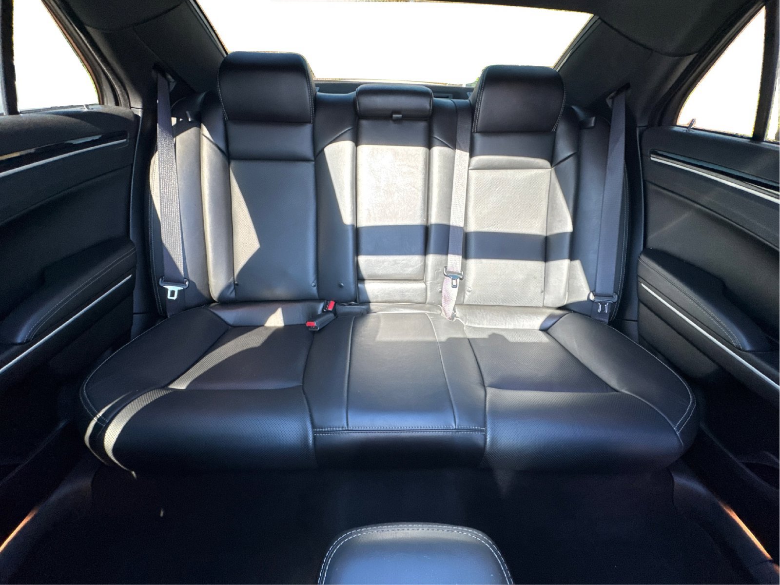 Used 2022 Chrysler 300 S w/ Comfort Group RWD image 14