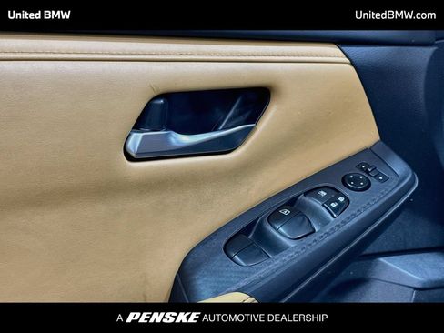 Used 2022 Nissan Sentra SV w/ SV Premium Package FWD image 3