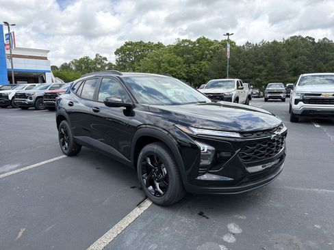 New 2026 Chevrolet Trax LT FWD image 3