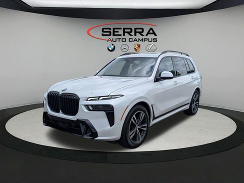 Used 2023 BMW X7 xDrive40i w/ M Sport Package AWD/4WD image 1