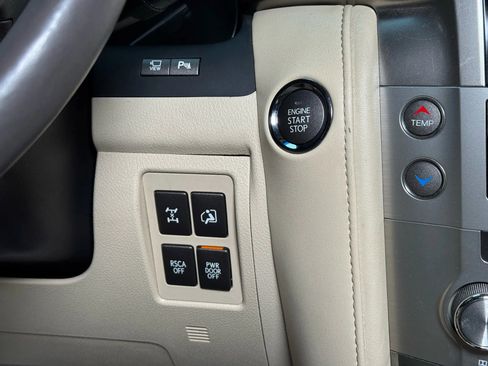 Used 2013 Lexus LX 570 4WD image 41