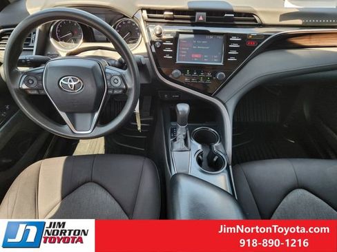 Used 2019 Toyota Camry LE FWD image 27