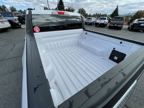 New 2025 Ford Maverick XL image 4