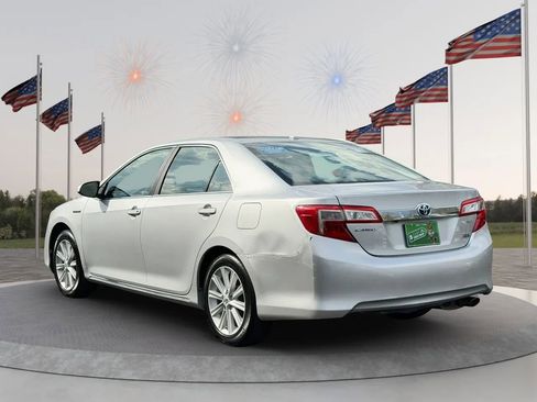 Used 2012 Toyota Camry XLE w/ Leather Pkg FWD image 5
