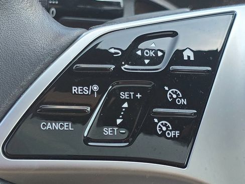Certified 2022 Mercedes-Benz C 300 4MATIC Sedan image 33