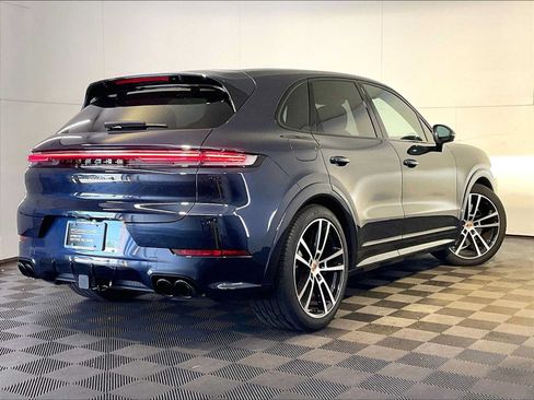 Used 2026 Porsche Cayenne GTS AWD/4WD image 7