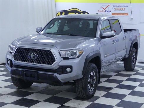Used 2019 Toyota Tacoma TRD Off-Road w/ Technology Package AWD/4WD image 3