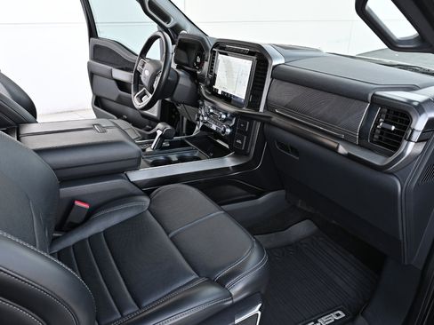 Used 2022 Ford F150 Platinum w/ FX4 Off-Road Package AWD/4WD image 14