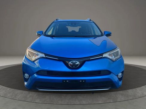 Used 2018 Toyota RAV4 XLE w/ Plus Extra Value Package AWD/4WD image 2