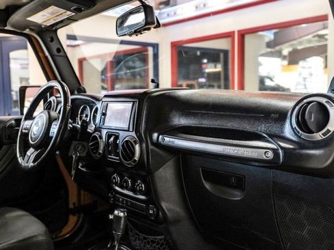 Used 2013 Jeep Wrangler Unlimited Sport image 13