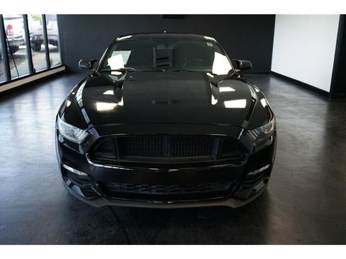 Used 2016 Ford Mustang Coupe image 2