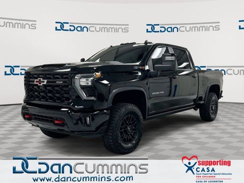 Used 2025 Chevrolet Silverado 2500 ZR2 w/ Technology Package AWD/4WD image 1
